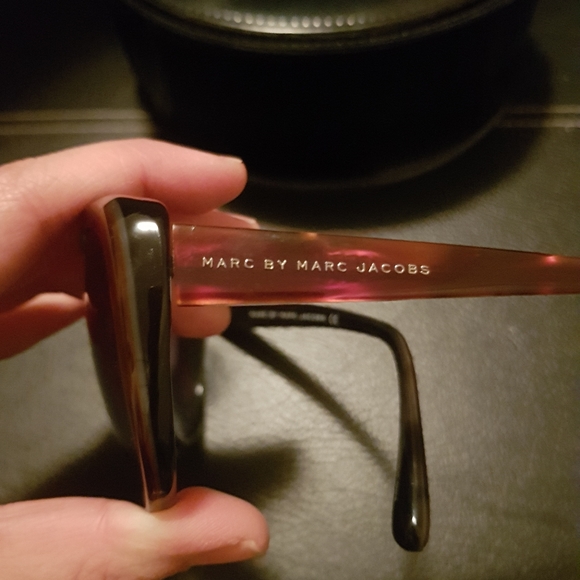 EUC Marc by Marc Jacobs Sunglasses - Picture 2 of 3